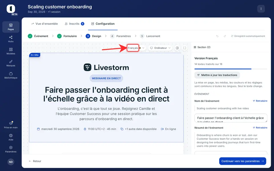 Choisissez une version : le canevas affiche la page telle que ses visiteurs la verront dans cette langue, et le panneau de droite devient la vue d'ensemble de la traduction. Elle s'ouvre sur le nom et le résumé de l'événement, puis liste chaque section avec son état.